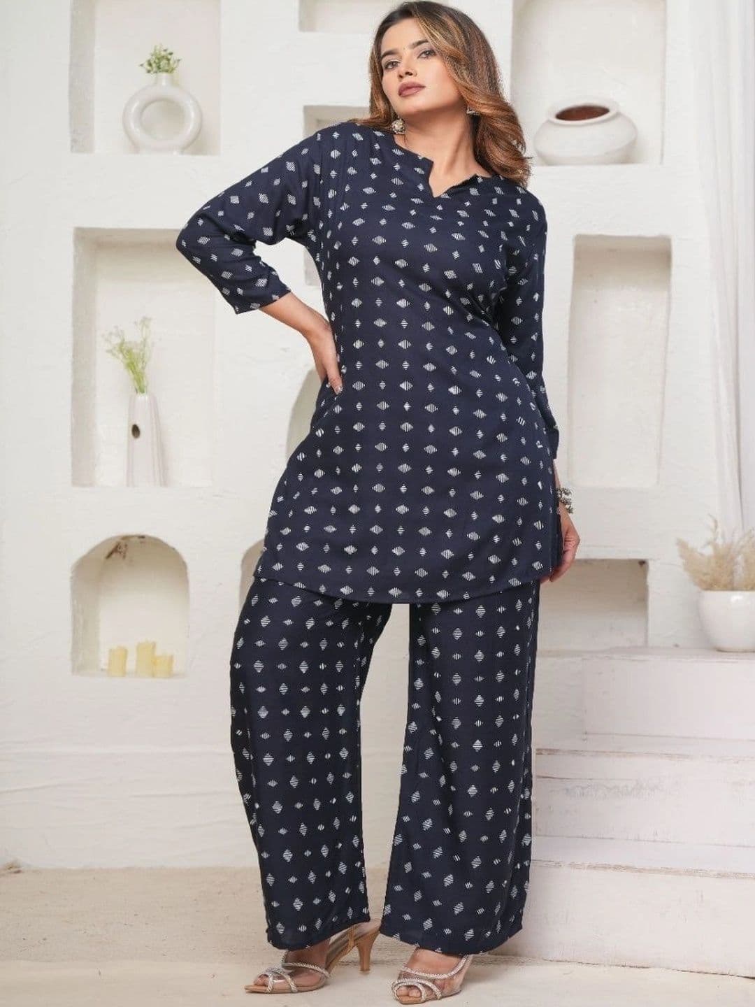 CNS FASHIONS Women Printed Regular Pure Cotton Kurti with Palazzos thumbnail 4
