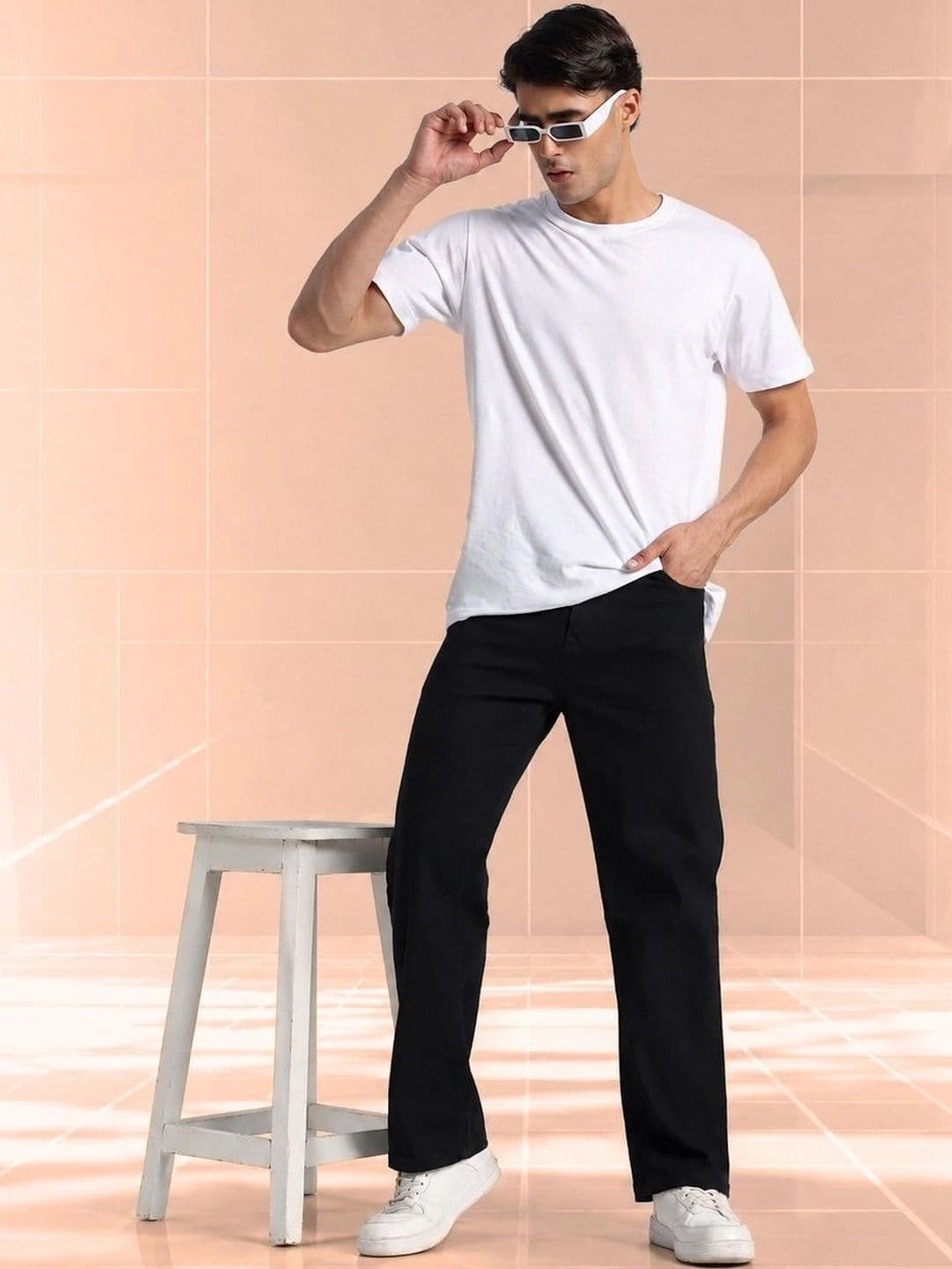 SYNZO Men Comfort Relaxed Fit Mid-Rise Jeans thumbnail 2