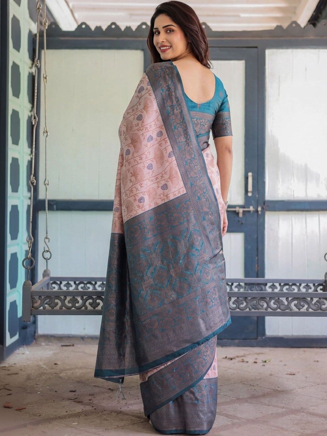 VS MALL Woven Design Zari Banarasi Saree thumbnail 2