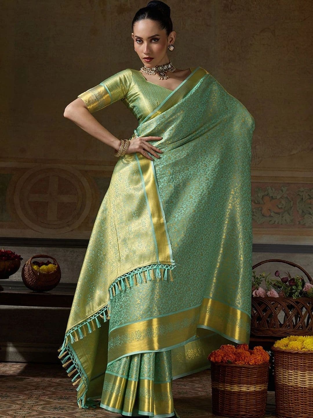 Sutriti Woven Design Silk Blend Designer Banarasi Saree thumbnail 5