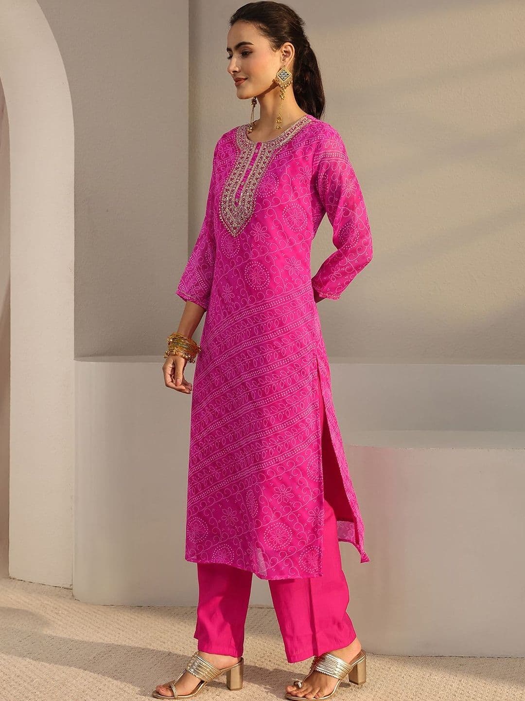 Libas Women Bandhani Printed Thread Work Kurta thumbnail 4