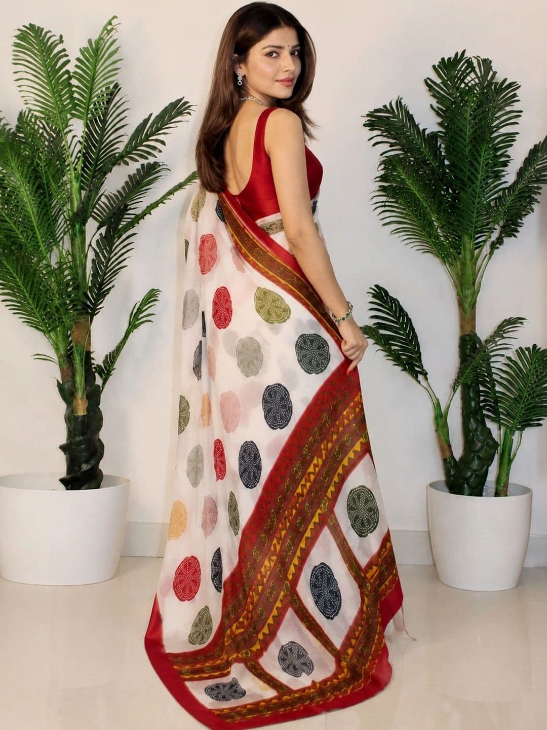 SANJANA  SILK SANJANA SILK Polka Dot Pure Georgette Saree thumbnail 3