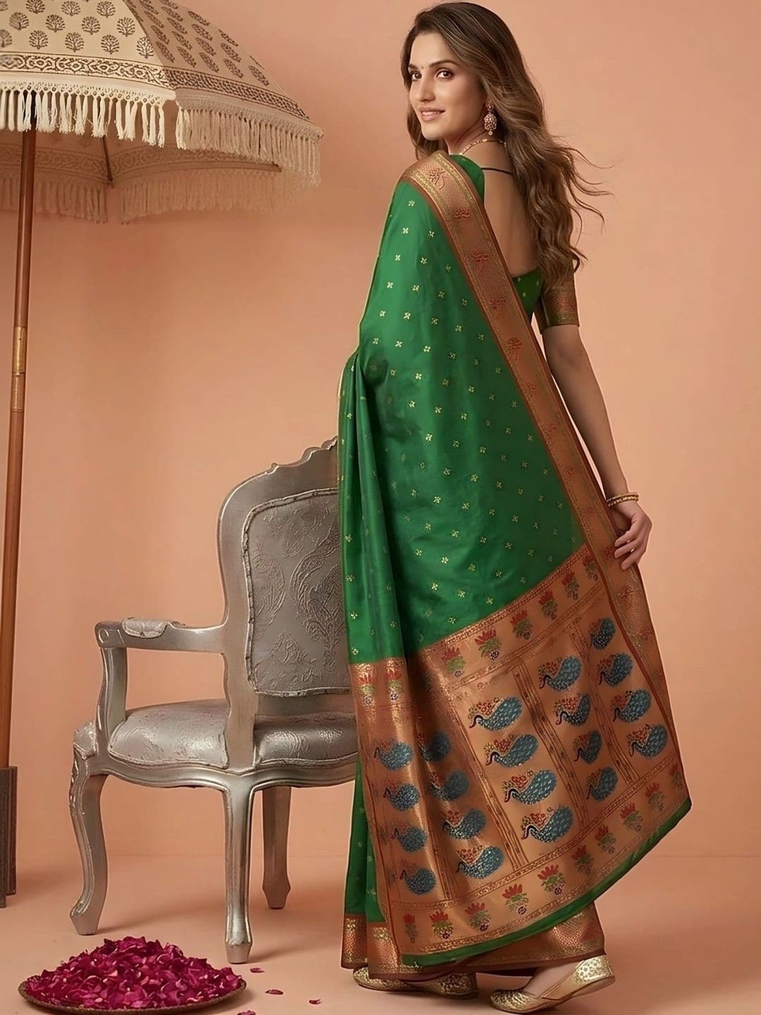 Dori women  Woven Design Zari Silk Blend Banarasi Saree thumbnail 2