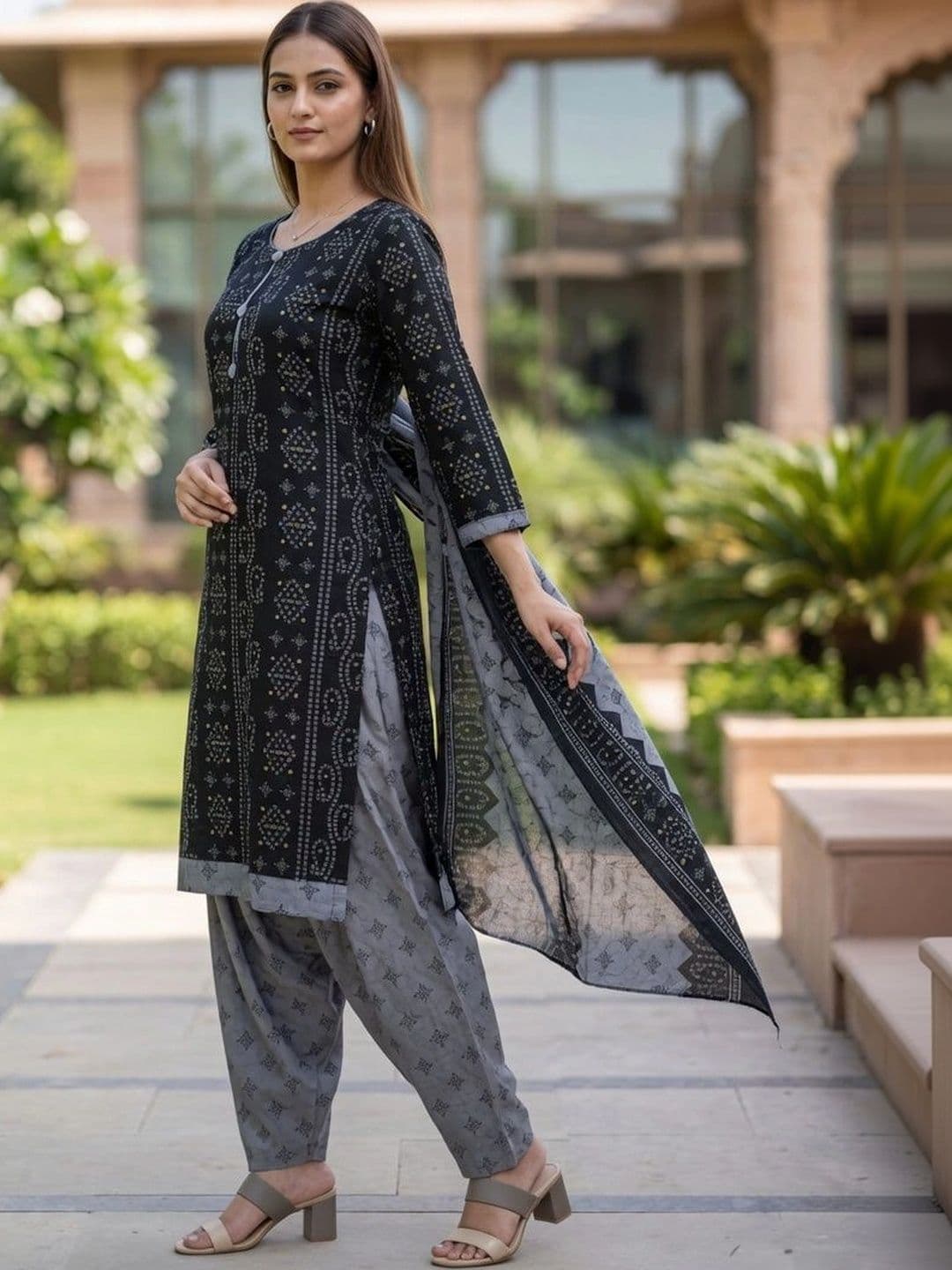 Rajnandini Women Ethnic Motifs Printed Regular Kurta with Patiala & With Dupatta thumbnail 3