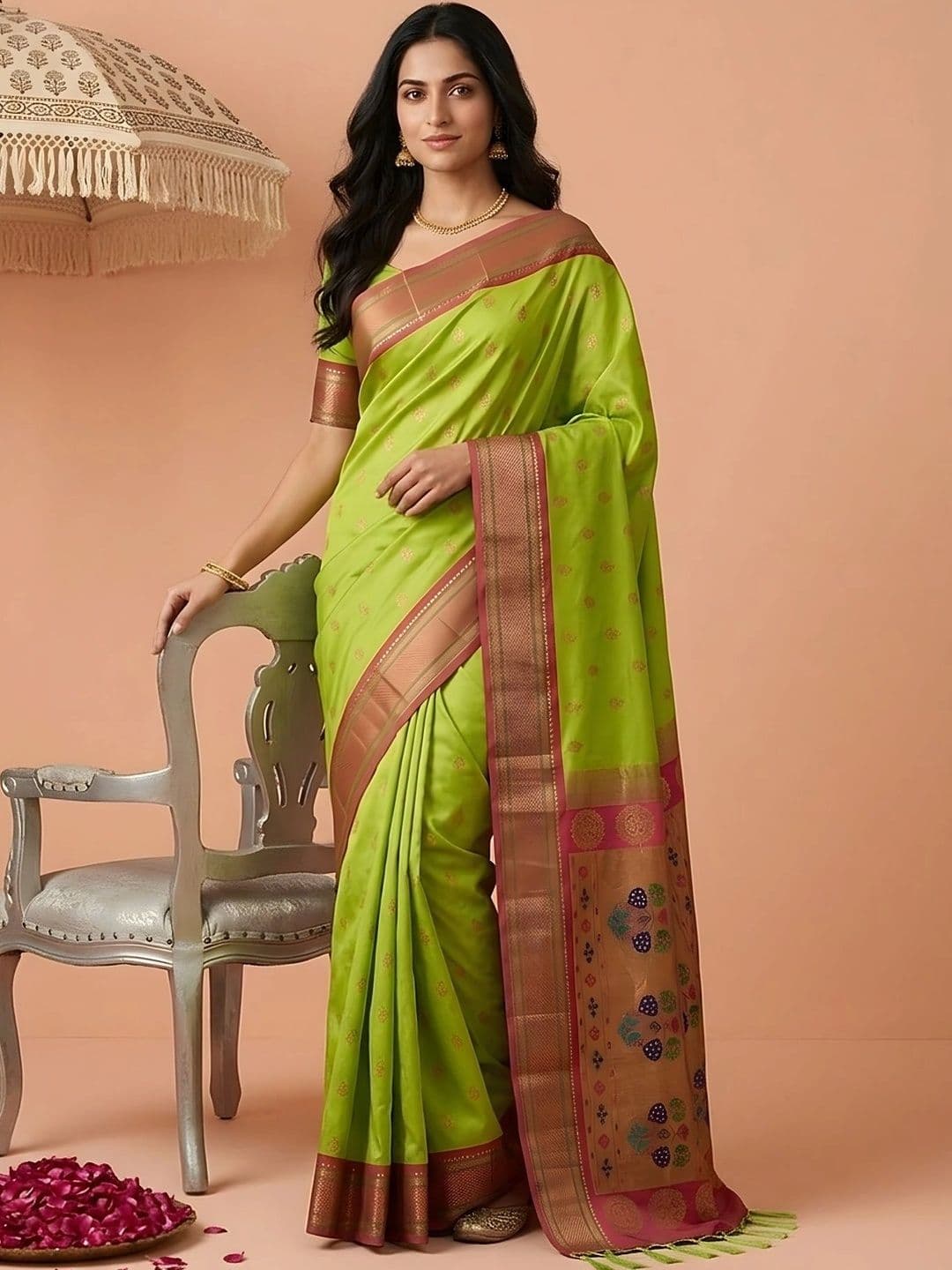 Dori Woven Design Zari Silk Blend Banarasi Saree thumbnail 3