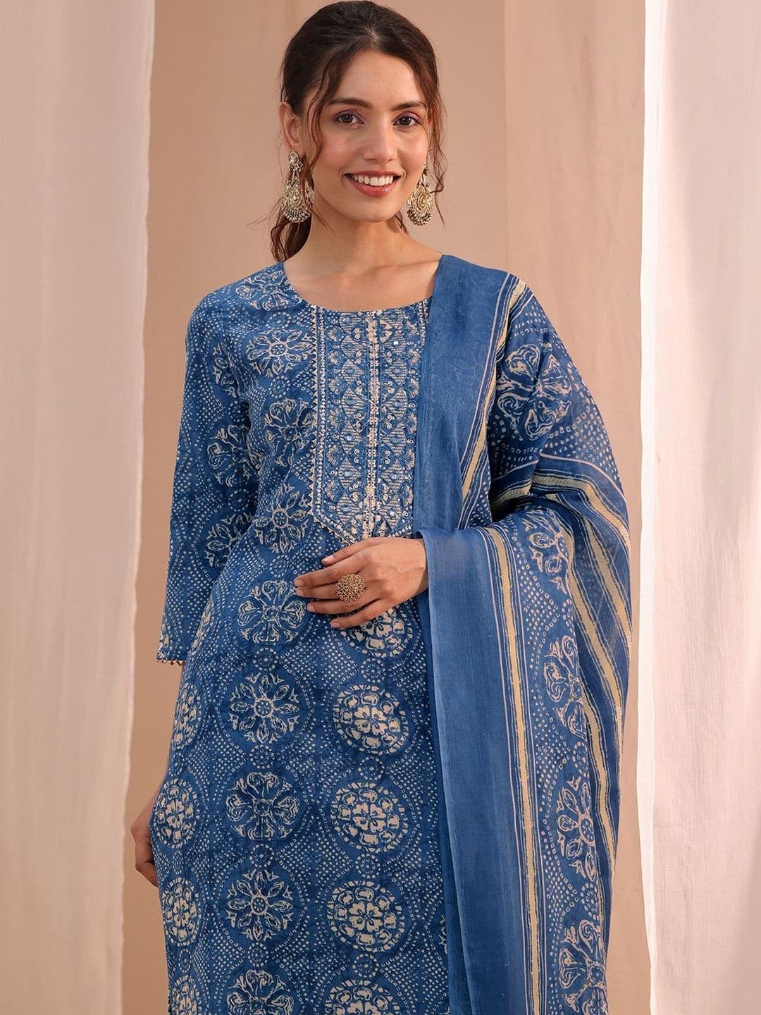 Gerua By Libas Women Ethnic Motifs Printed Regular Kurta with Trousers & With Dupatta thumbnail 5