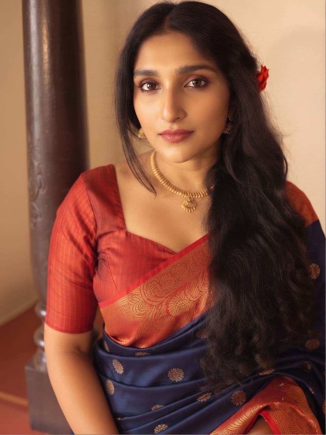 VILLE FASHION Woven Design Zari Art Silk Kanjeevaram Saree thumbnail 2