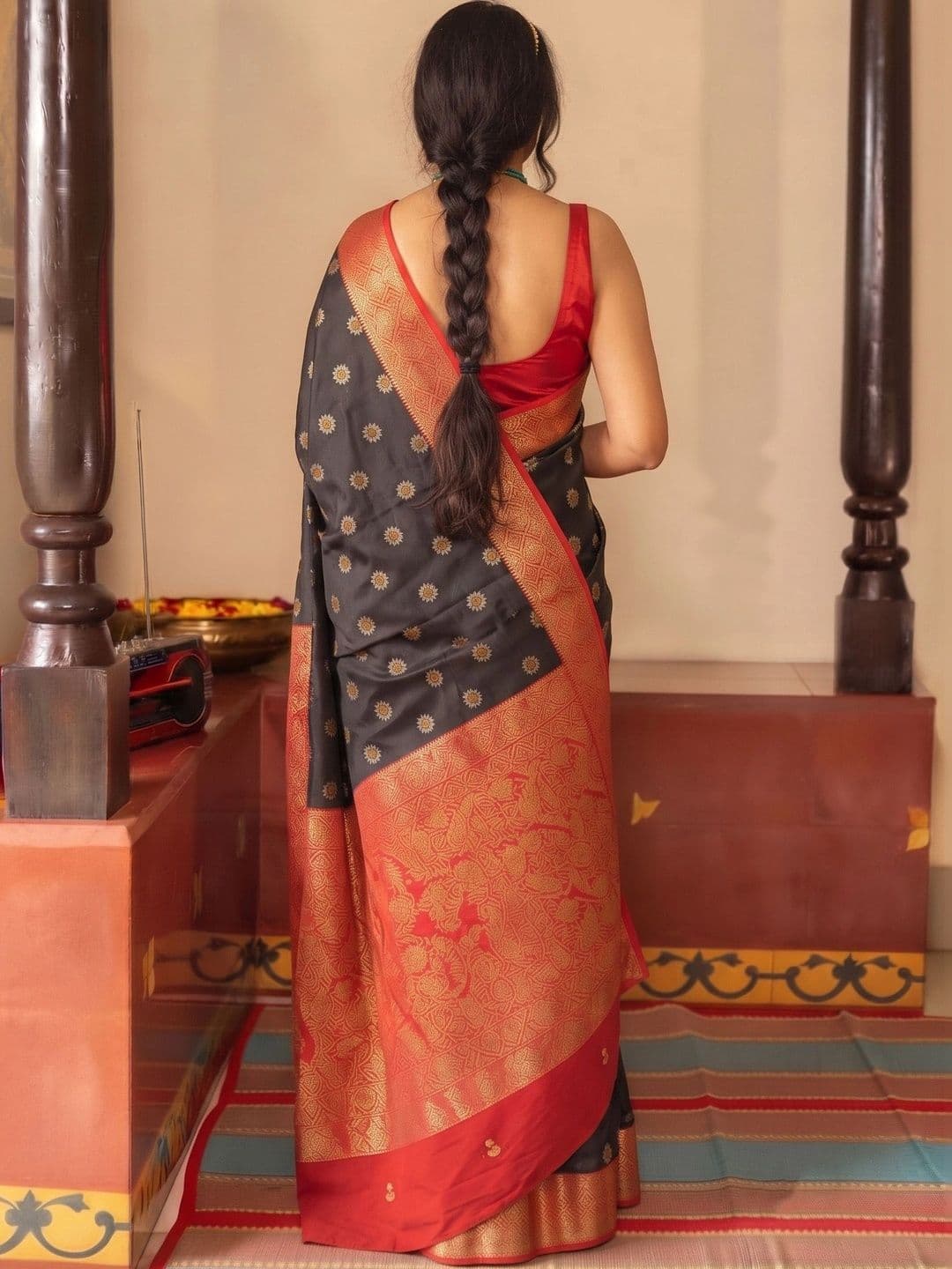 VILLE FASHION Woven Design Zari Art Silk Kanjeevaram Saree thumbnail 3