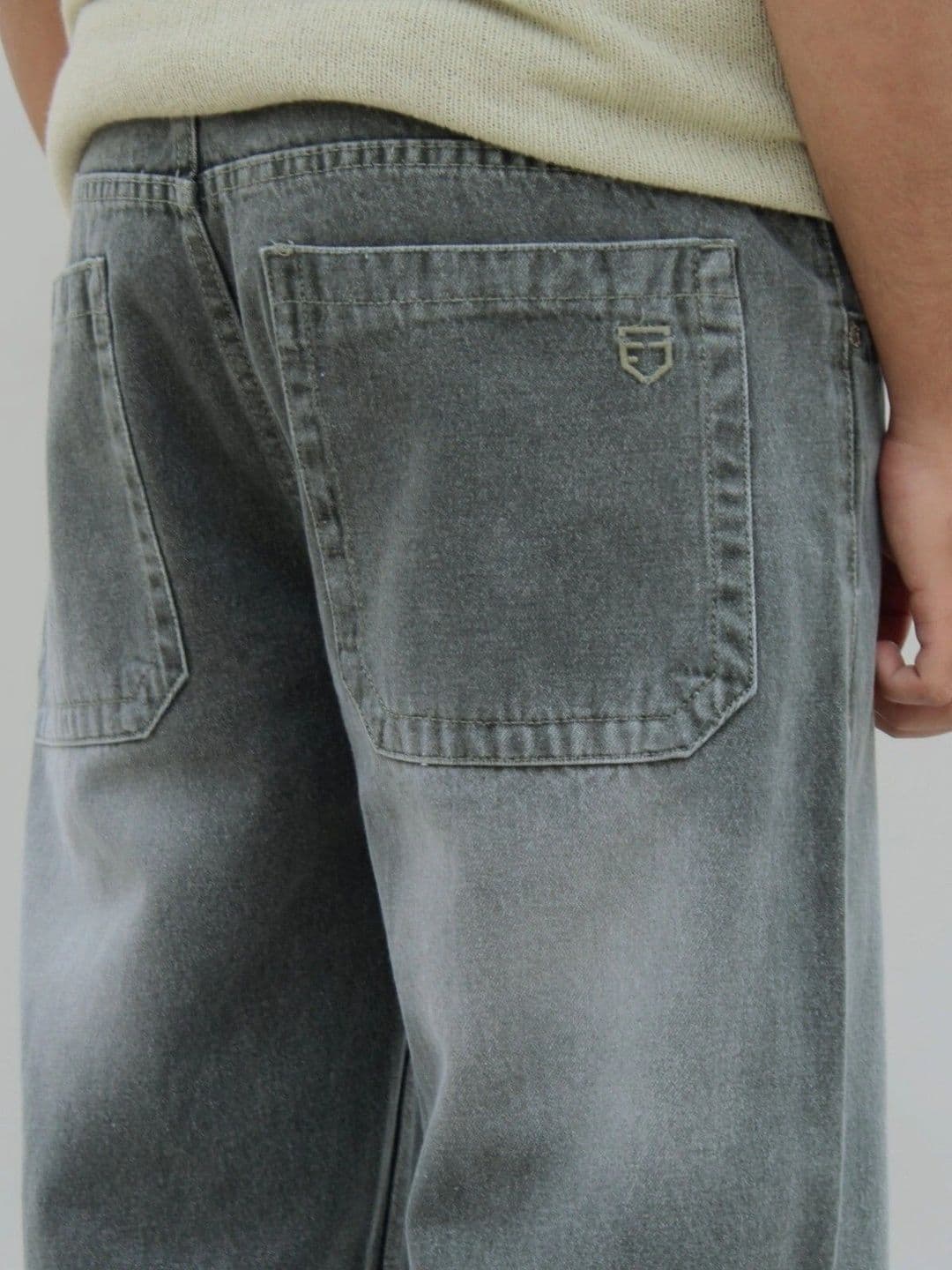 FICTION Men Comfort Relaxed Fit Mid-Rise Light Fade Ombre Jeans thumbnail 3