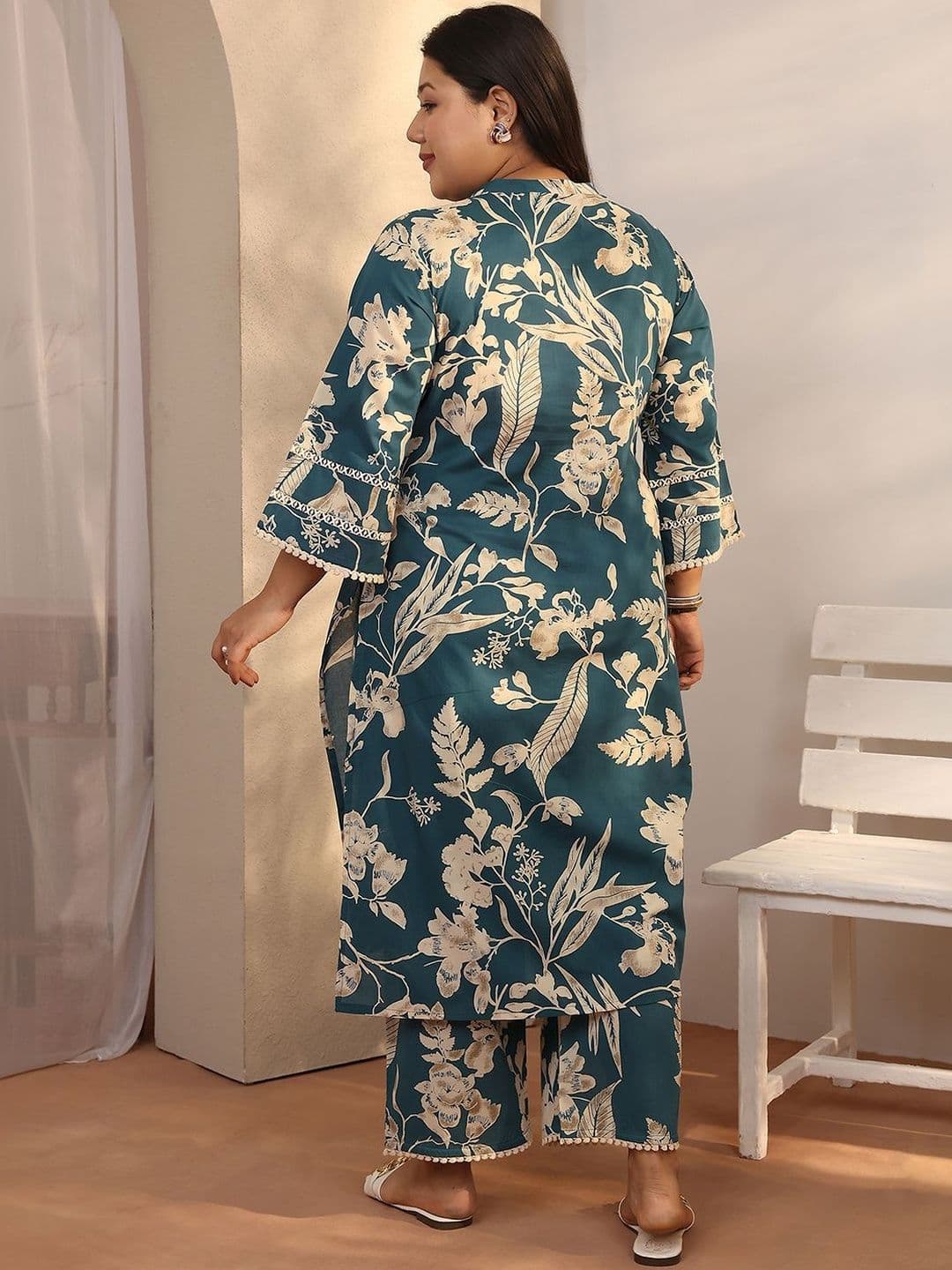 EXTRA LOVE BY LIBAS Plus Size Women Floral Printed Regular Kurta with Trousers thumbnail 6
