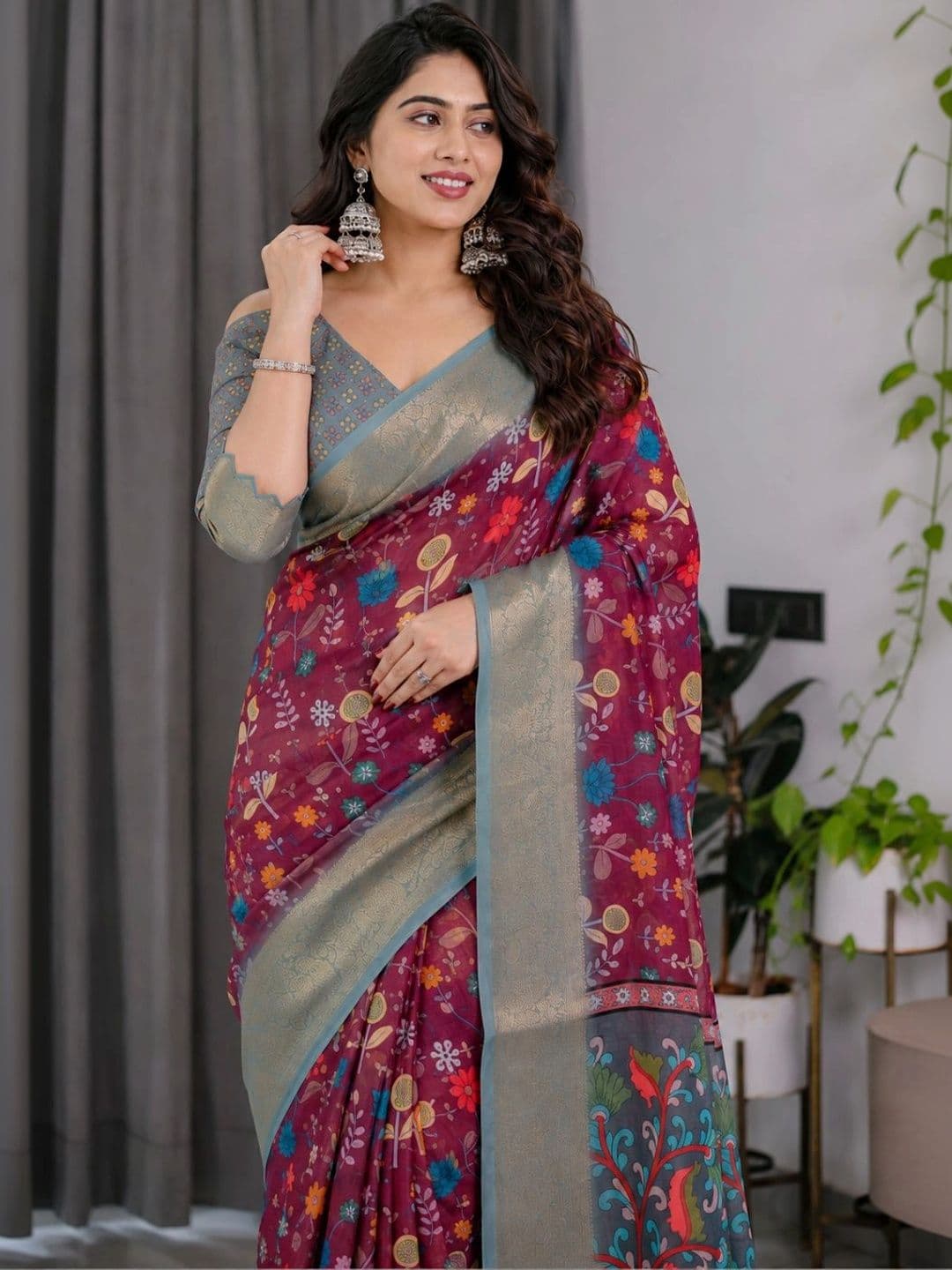 IKSHARA Floral Zari Saree thumbnail 2