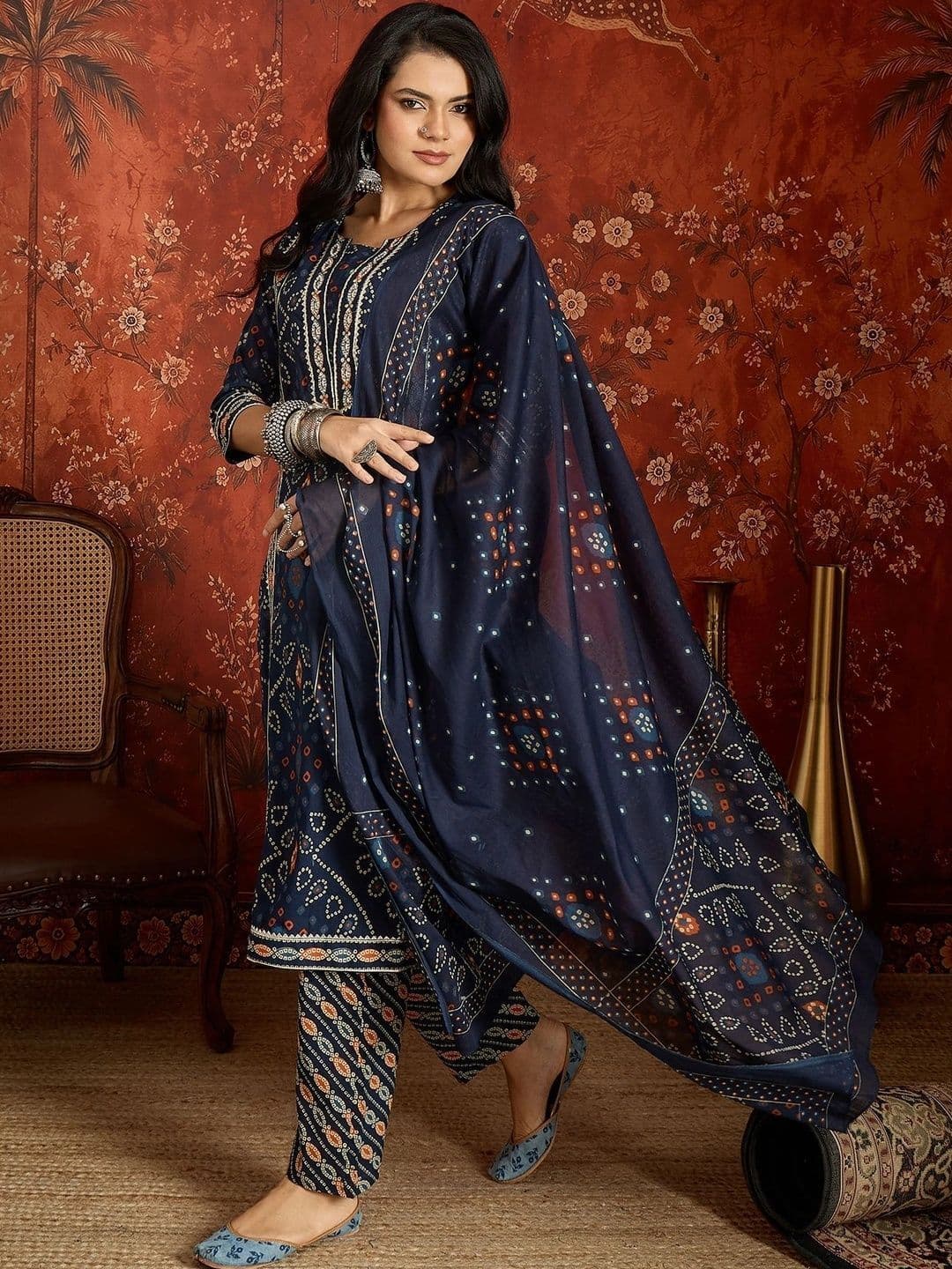 Sangria Women Ethnic Motifs Printed Regular Pure Cotton Kurta with Trousers & With Dupatta thumbnail 4