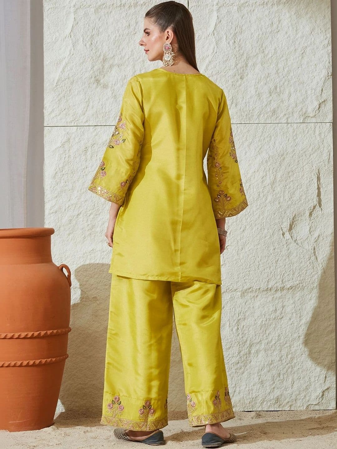 MOKOSH Women Ethnic Motifs Embroidered Regular Thread Work Pure Silk Kurta with Palazzos thumbnail 7