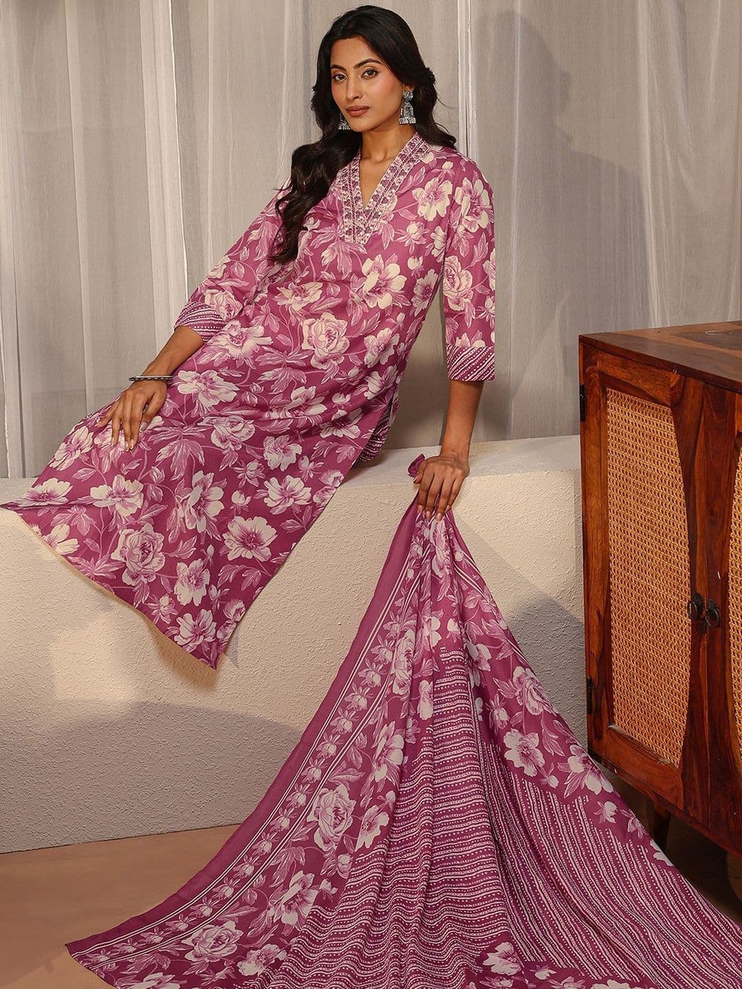 Gerua By Libas Libas Pink Floral Printed Straight Suit Set thumbnail 7