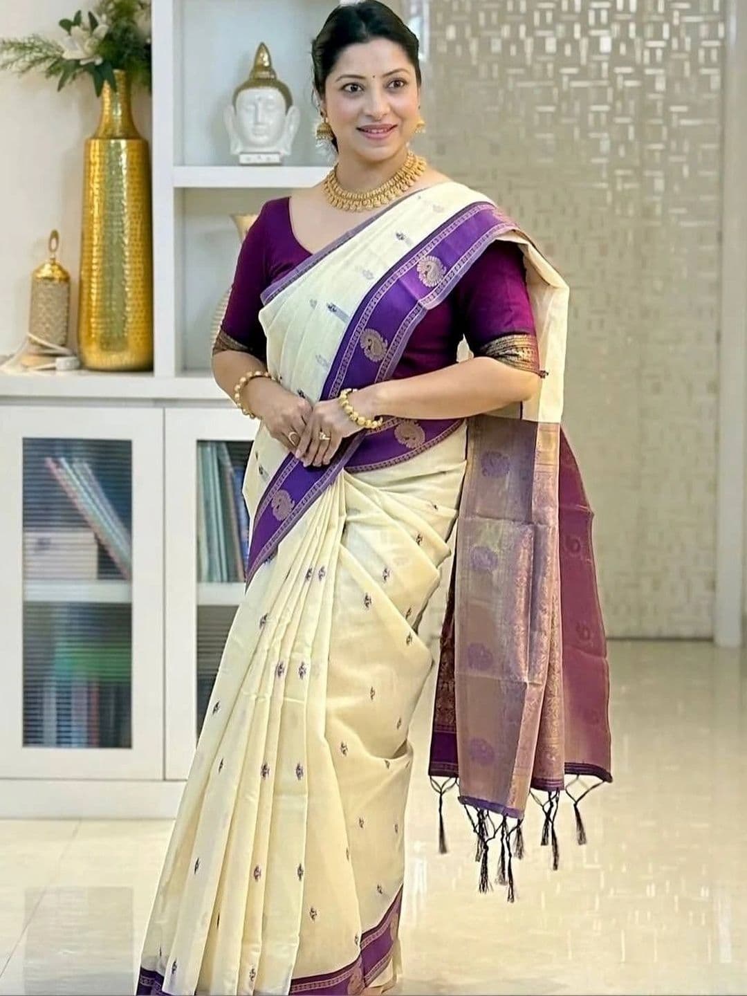 JUICE BEAUTY Woven Design Zari Art Silk Banarasi Saree thumbnail 7
