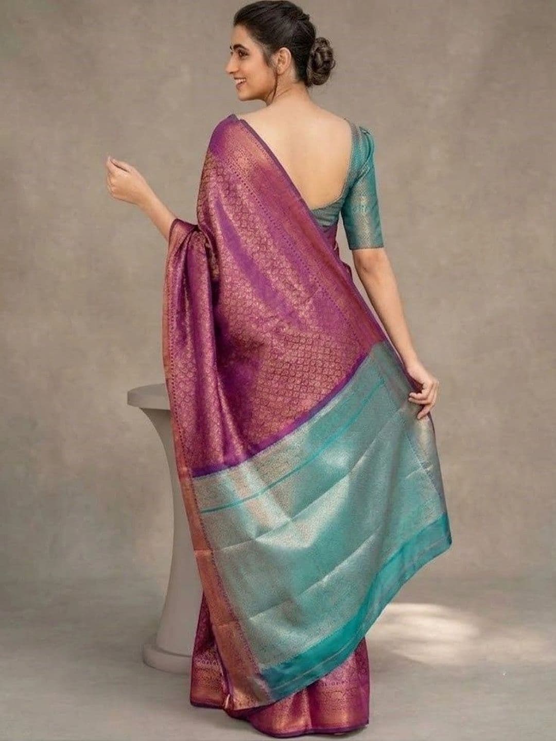 7Eleven Fashion Woven Design Zari Art Silk Banarasi Saree thumbnail 3