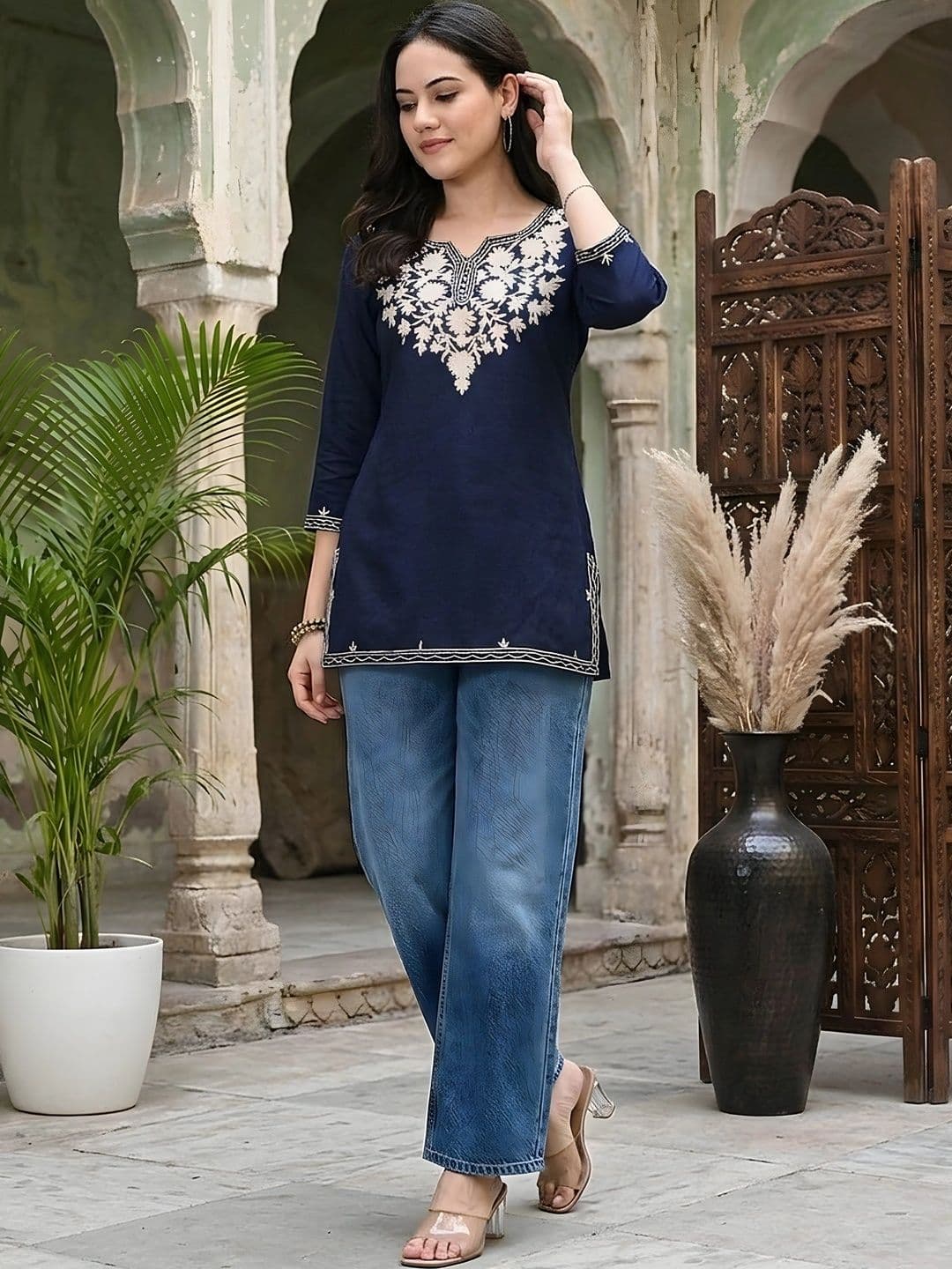 Sangria Women Ethnic Motifs Embroidered Thread Work Kurta thumbnail 3