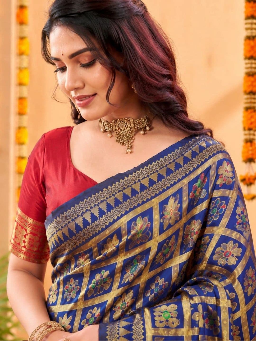 vastranagari Woven Design Zari Art Silk Designer Banarasi Saree thumbnail 4