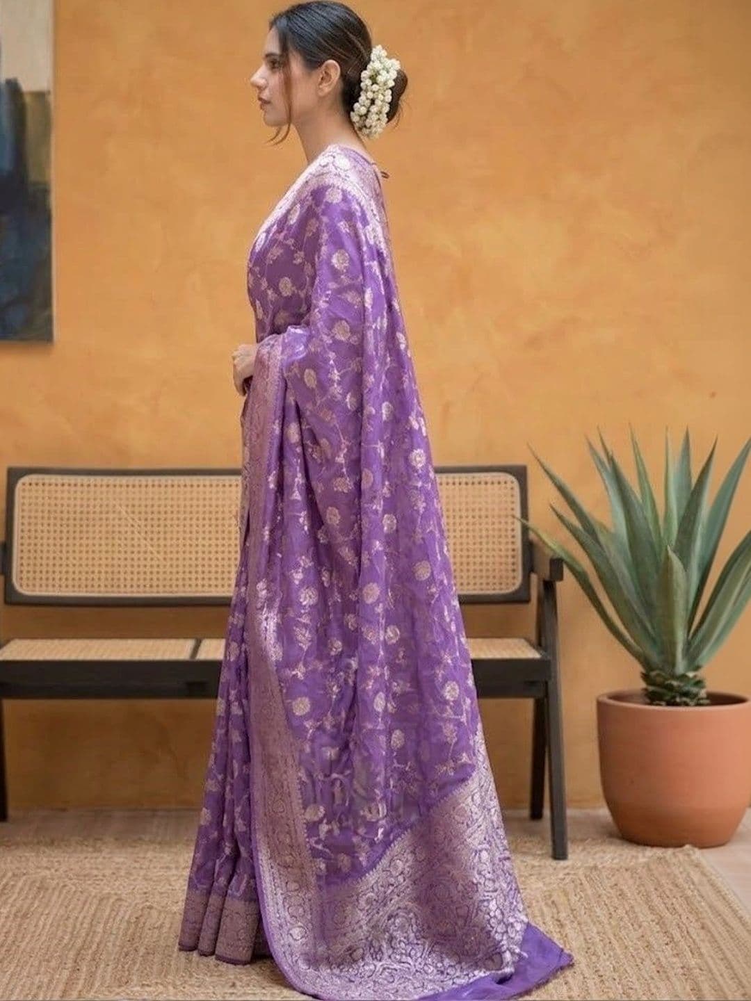 FASHIONIZO Woven Design Zari Art Silk Banarasi Saree thumbnail 2