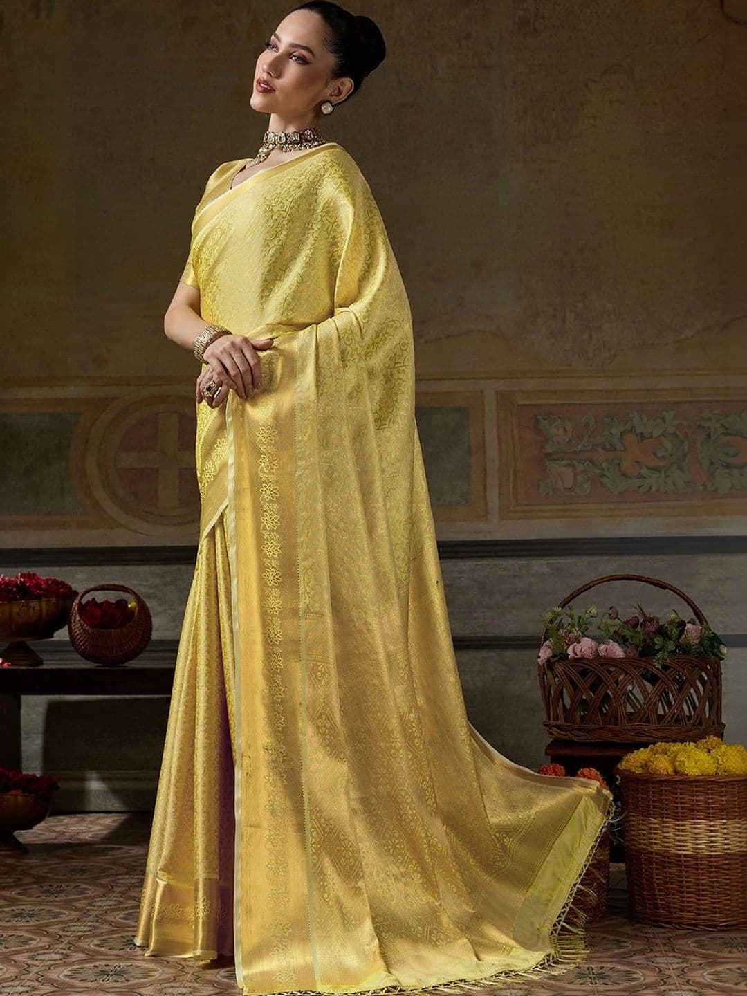 Sutriti Woven Design Zari Silk Blend Designer Banarasi Saree thumbnail 2