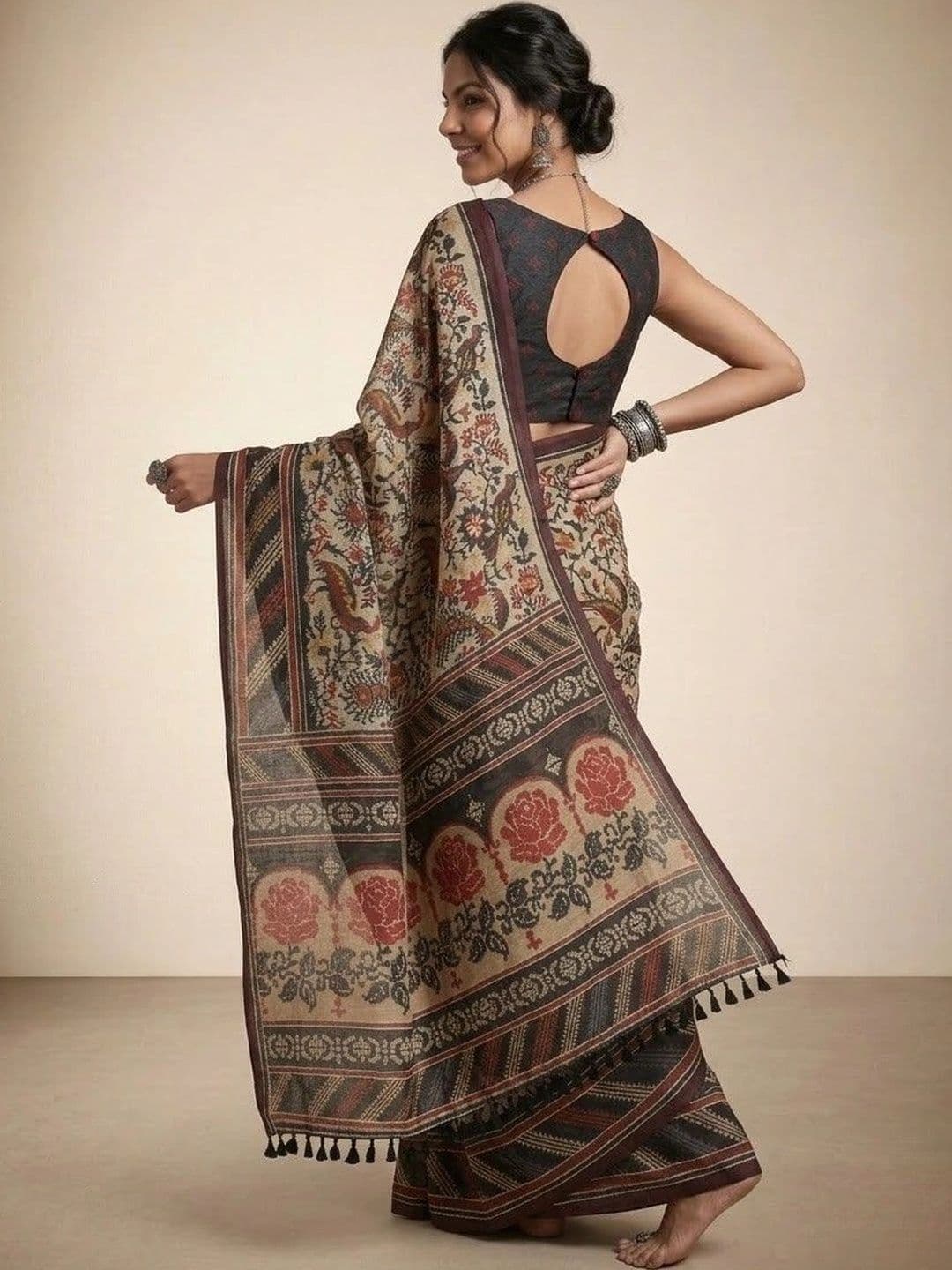 Anouk Floral Silk Blend Patola Saree thumbnail 4