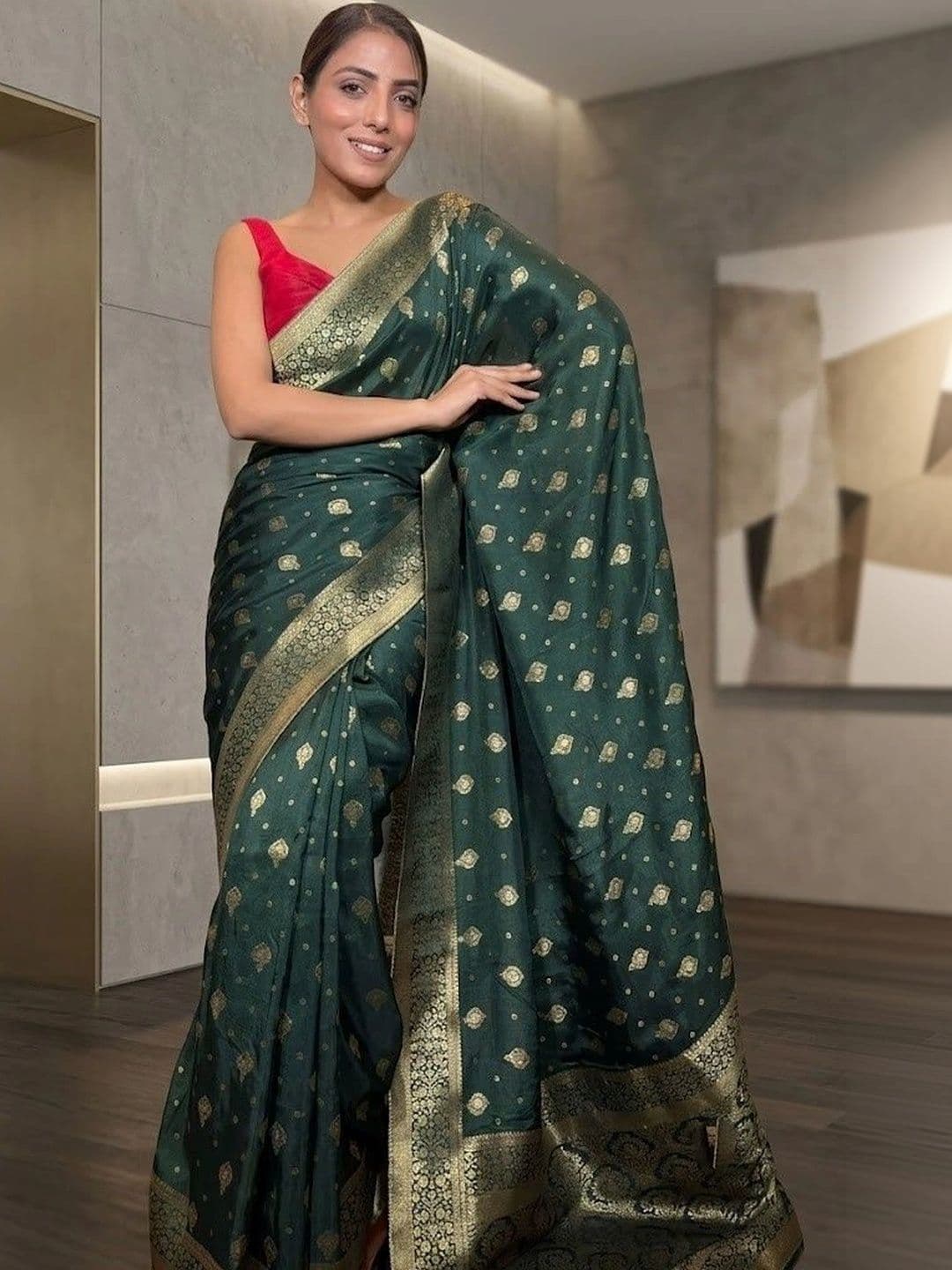 JUICE BEAUTY Woven Design Zari Art Silk Banarasi Saree - view 1