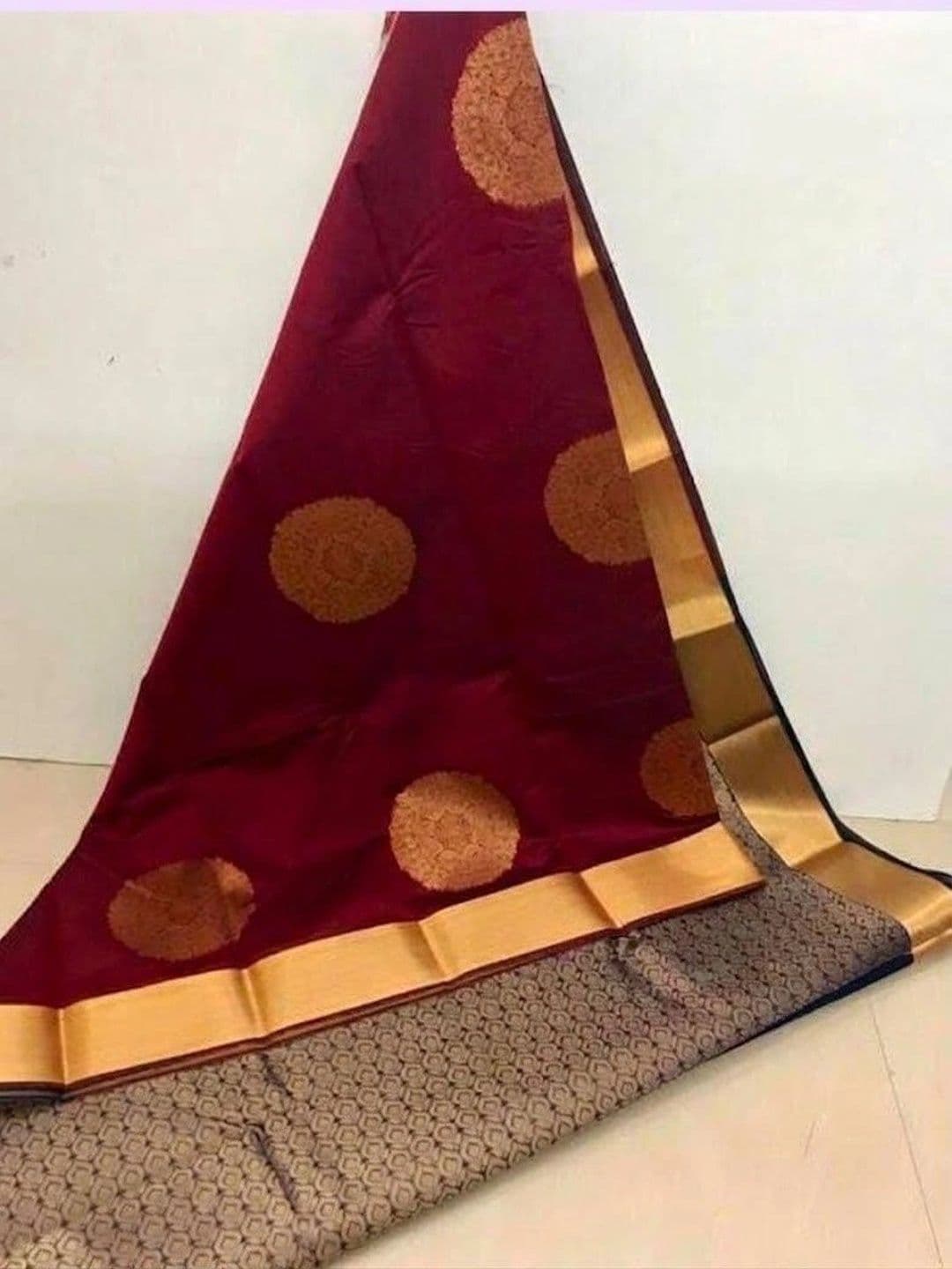 AmiFashion Woven Design Zari Art Silk Banarasi Saree thumbnail 3