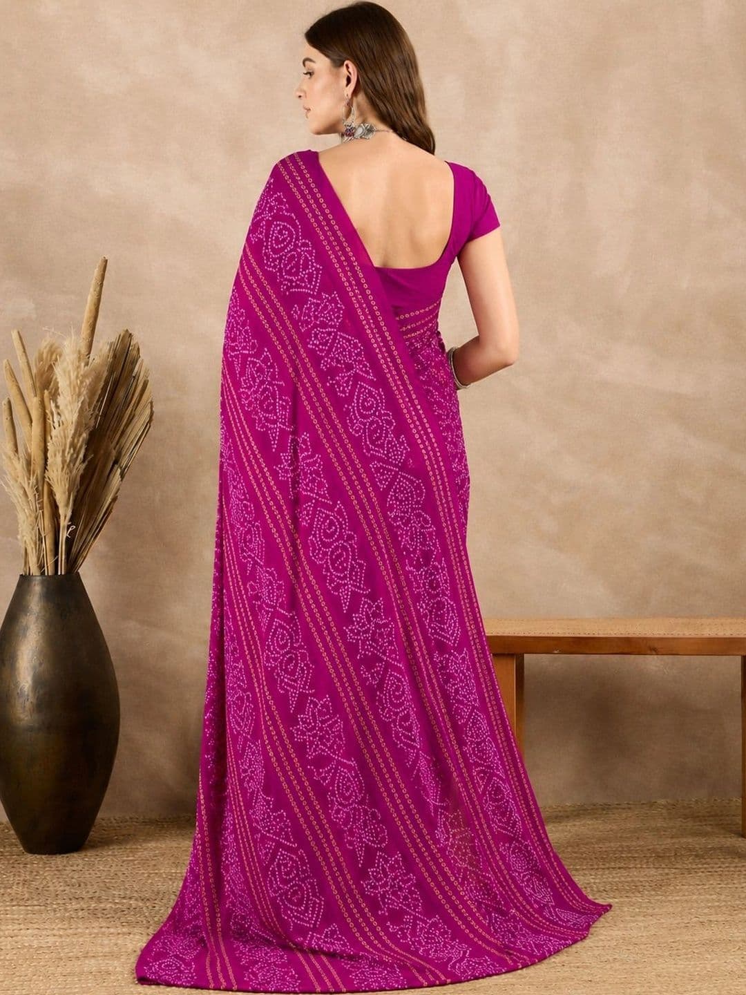 Sanwariya Silk Bandhani Pure Georgette Saree thumbnail 3