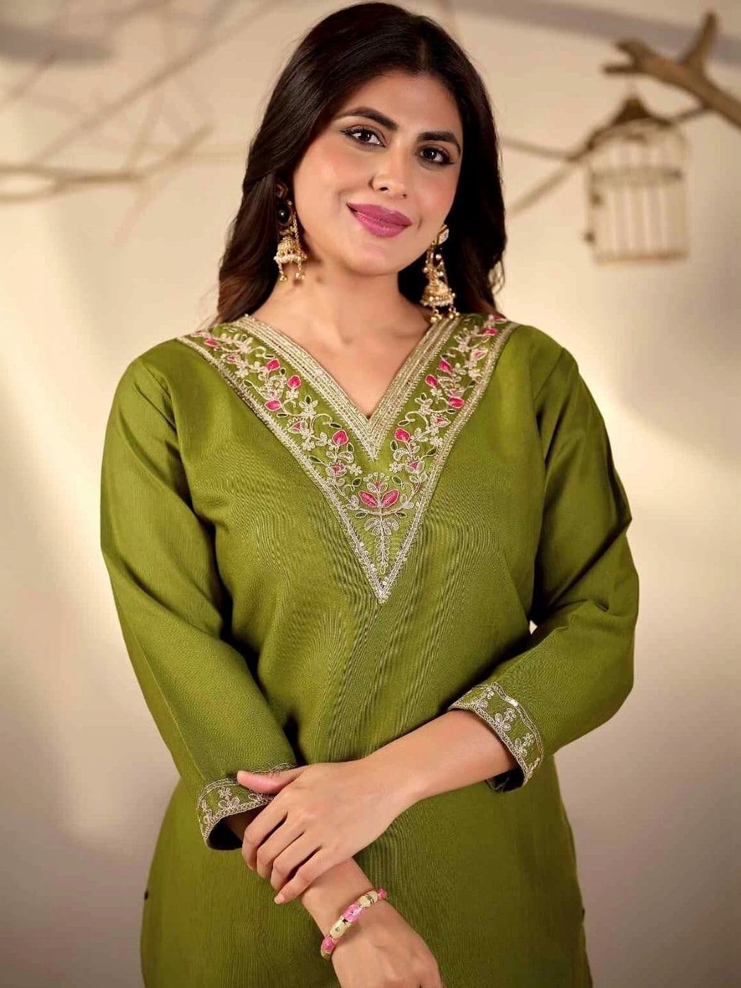NAVYAAZRI Women Floral Embroidered Regular Thread Work Kurta with Trousers & With Dupatta thumbnail 6