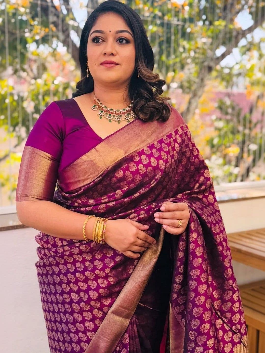 VS MALL Ethnic Motifs Zari Banarasi Saree thumbnail 4