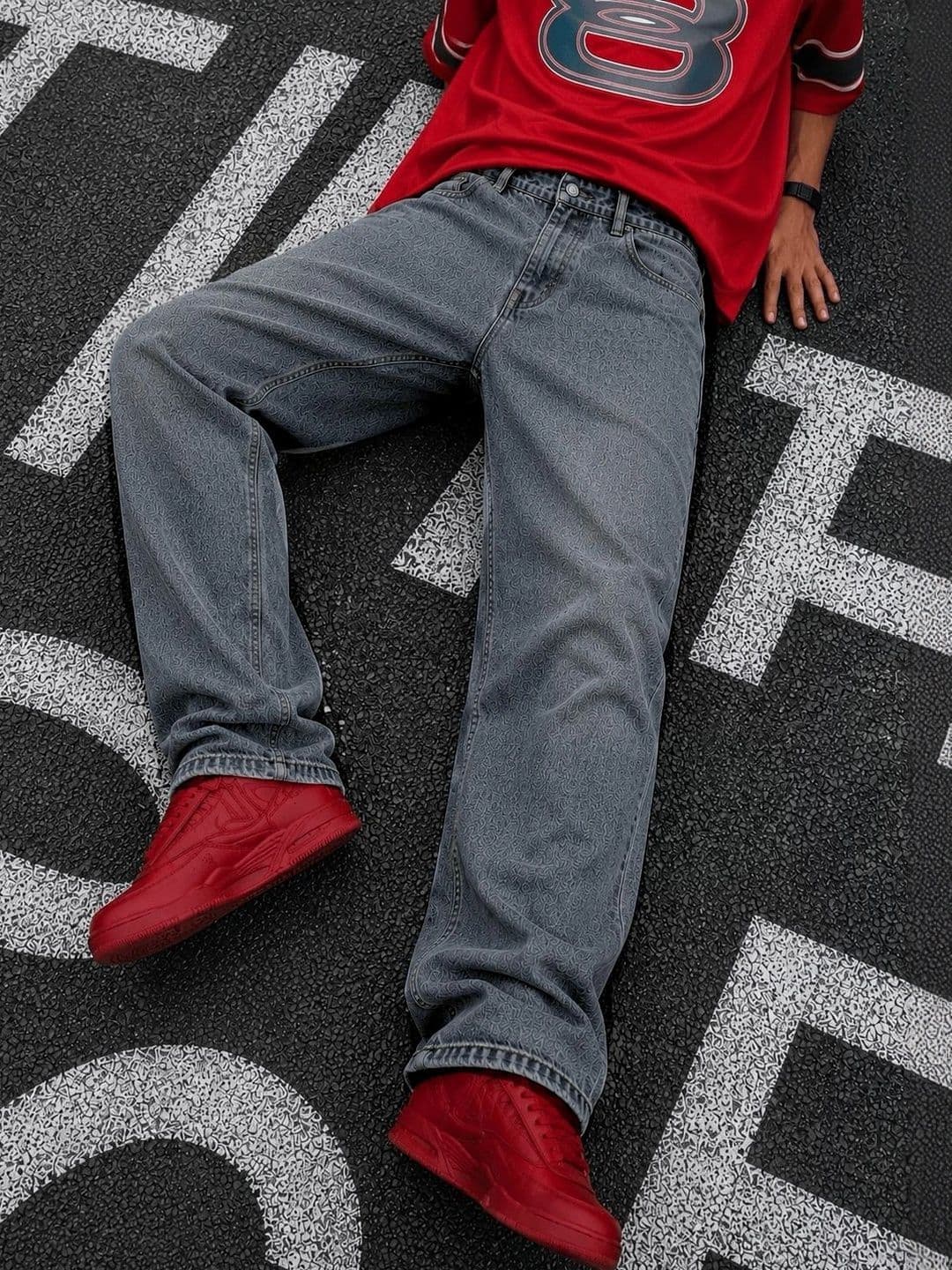 Bene Kleed Men Relaxed Fit Mid-Rise Light Fade Jeans - view 1
