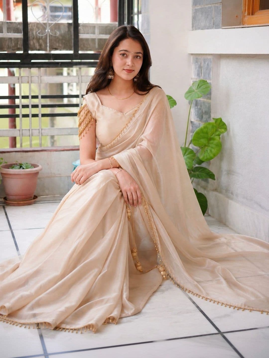 Saanvi Embroidered Silk Blend Saree thumbnail 3