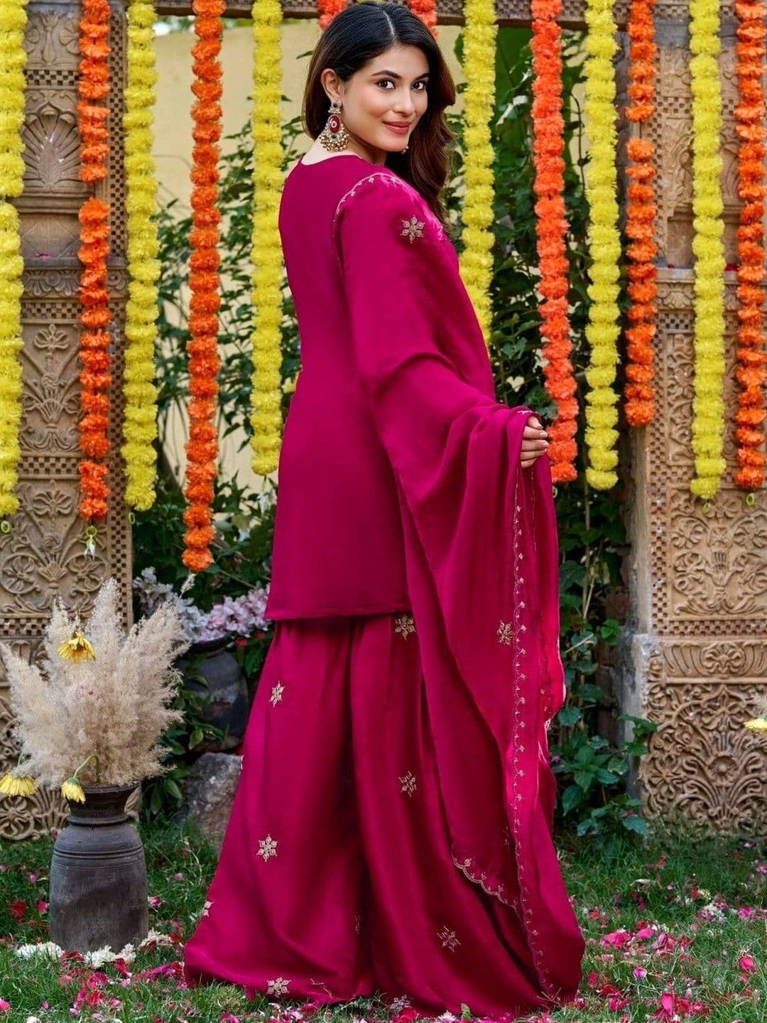 HERE&NOW Women Ethnic Motifs Embroidered Regular Thread Work Kurta with Sharara & With Dupatta thumbnail 3