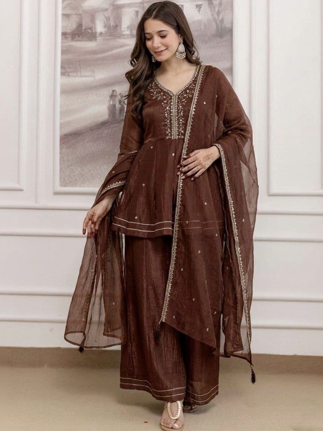 VIRJAT Women Ethnic Motifs Embroidered Empire Thread Work Kurta with Palazzos & With Dupatta thumbnail 3