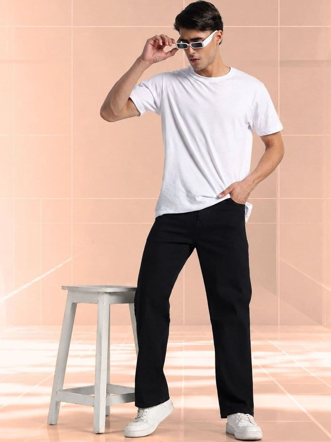 SYNZO Men Comfort Relaxed Fit Mid-Rise Jeans thumbnail 2