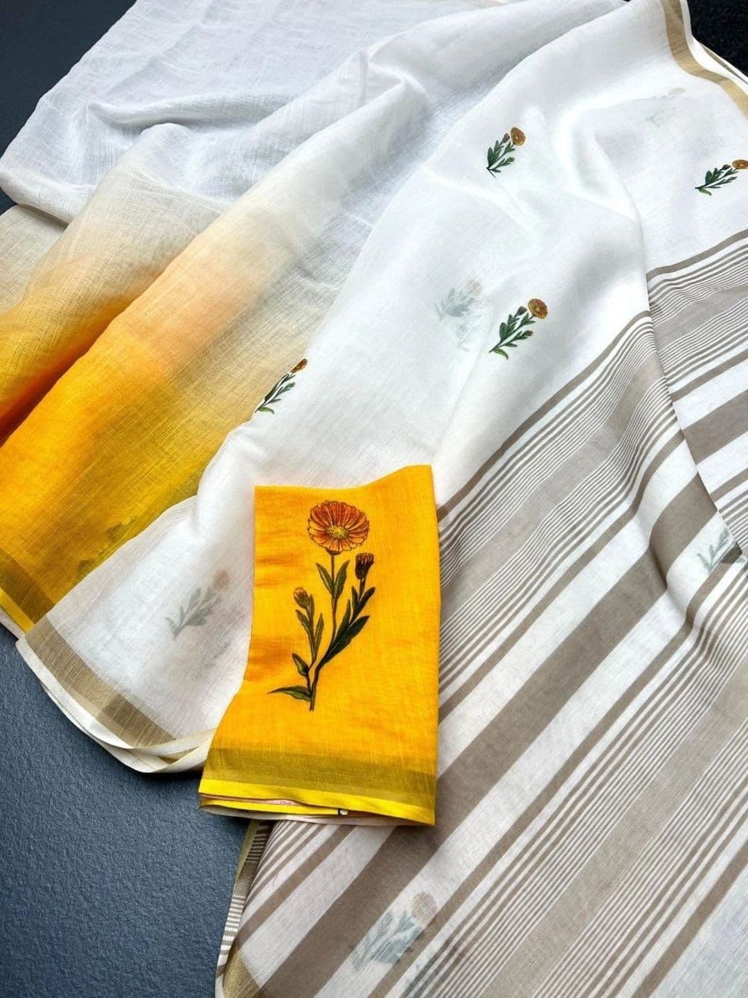 RAJHANS ENTERPRISE Floral Printed Pure Linen Saree thumbnail 2