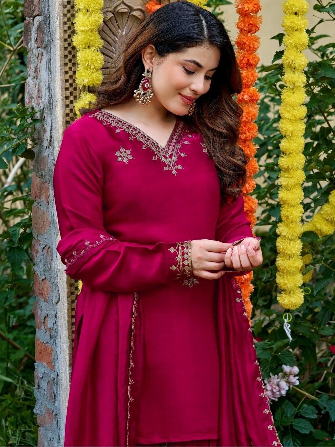 HERE&NOW Women Ethnic Motifs Embroidered Regular Thread Work Kurta with Sharara & With Dupatta thumbnail 5