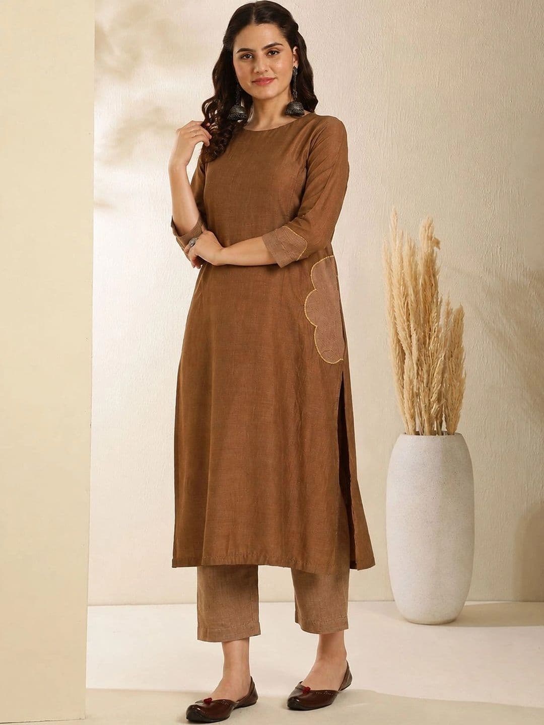 Sangria Women Regular Kurta with Trousers thumbnail 3