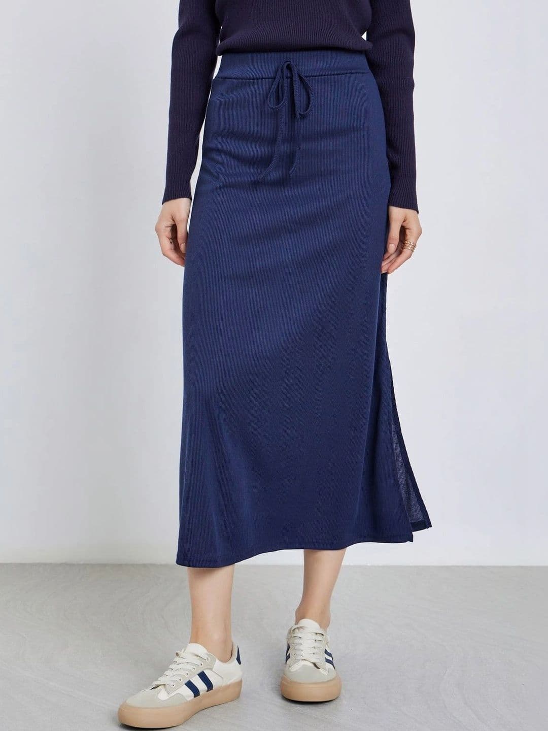 Styli Women Side Slit Midi Straight Skirt - view 1