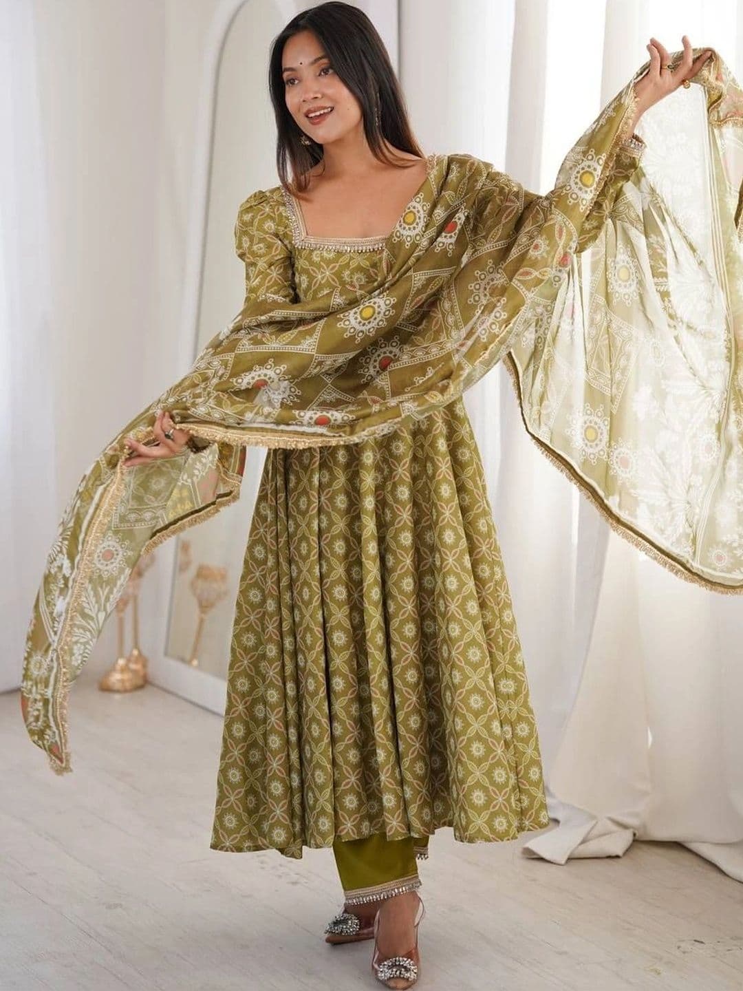 Kurtibella Women Ethnic Motifs Regular Pure Cotton Kurta with Trousers & With Dupatta thumbnail 3