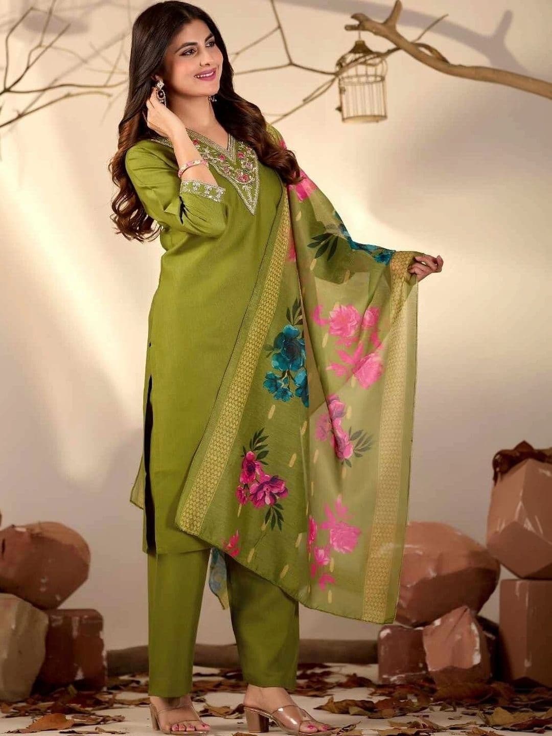 NAVYAAZRI Women Floral Embroidered Regular Thread Work Kurta with Trousers & With Dupatta thumbnail 4