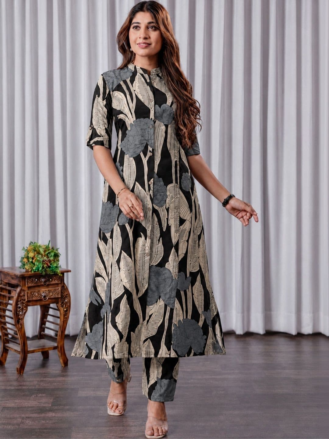 SZN Women Floral Printed Regular Kurta with Trousers - view 1