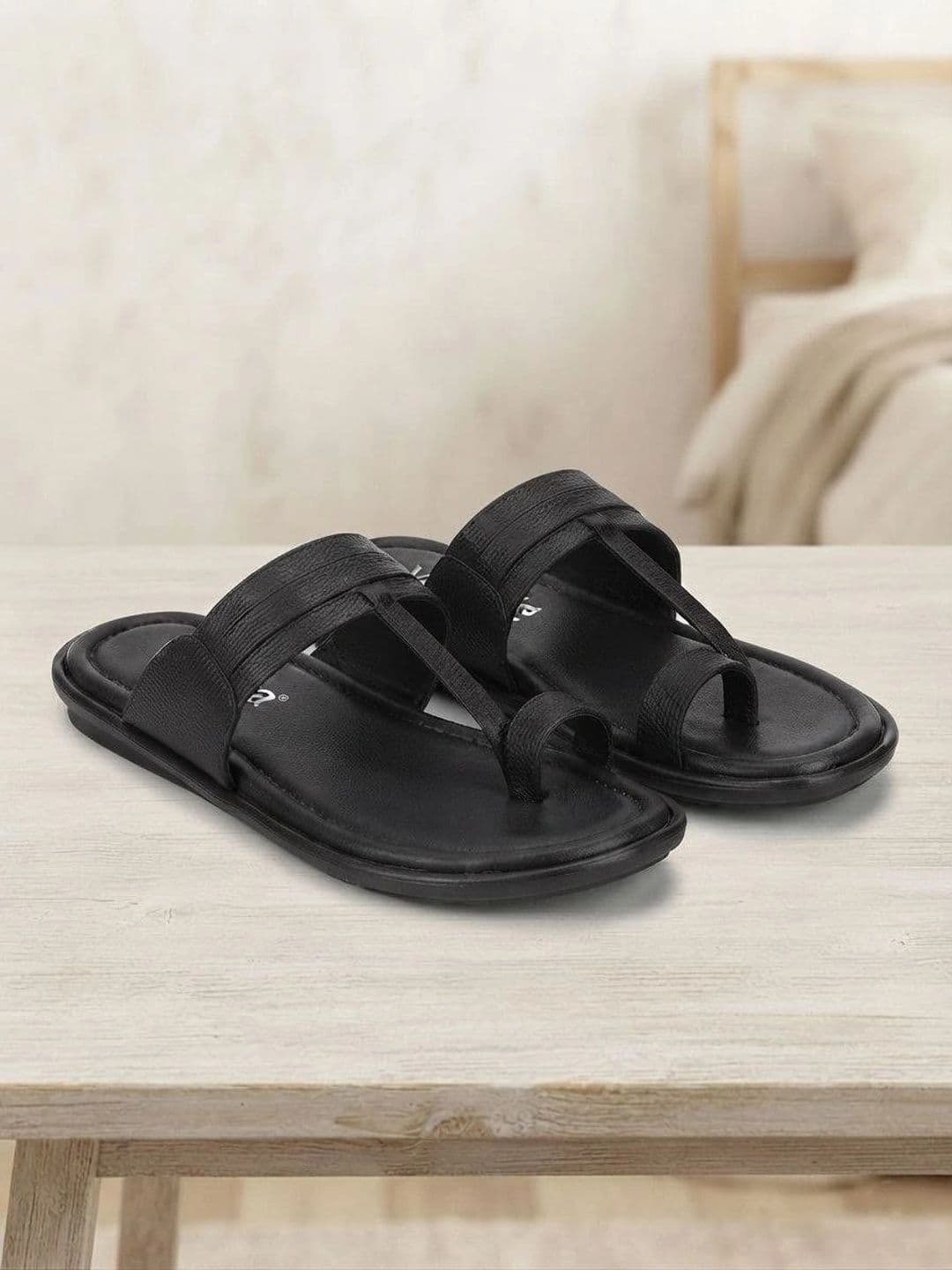 Viora Men Thong Flip-Flops - view 1