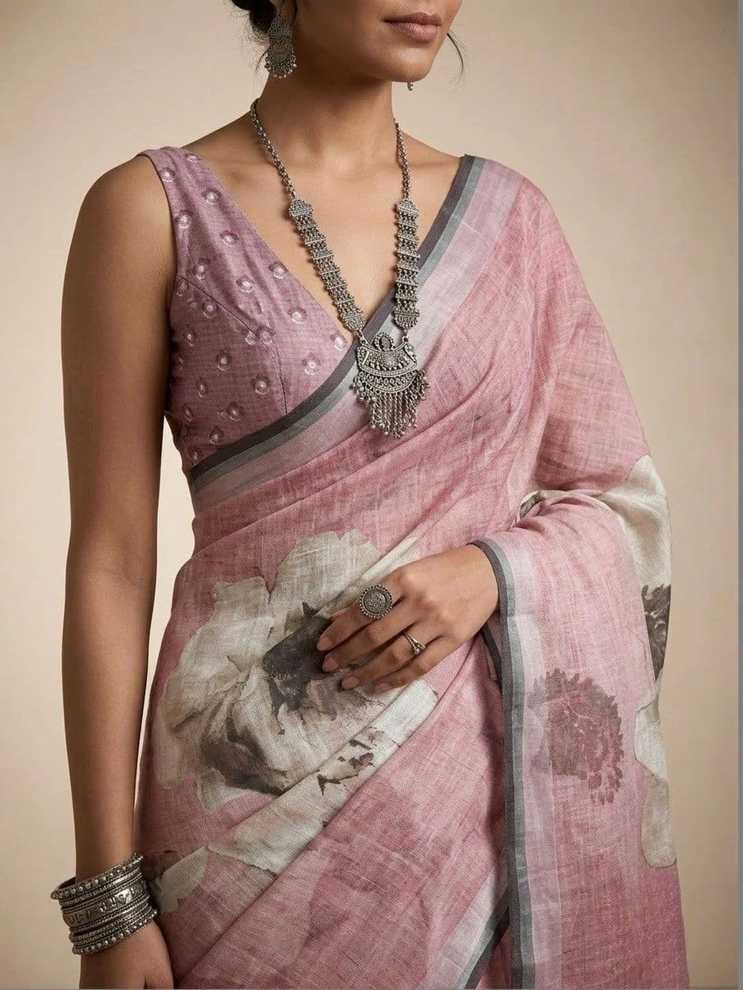 Anouk Floral Pure Linen Saree thumbnail 6
