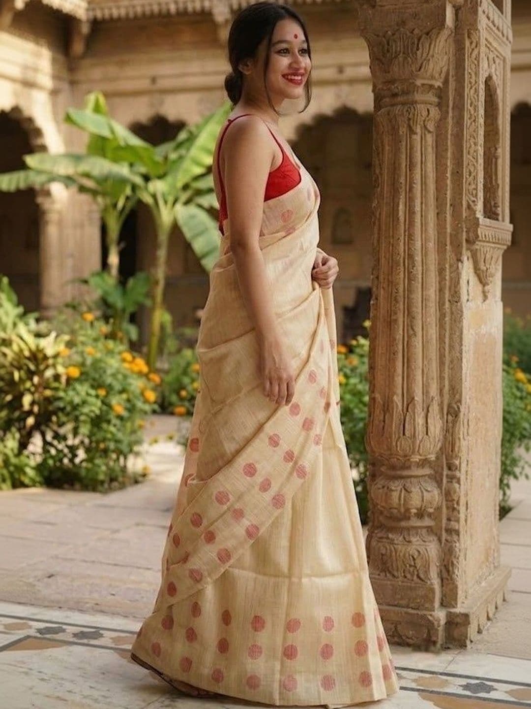 GMK Fashions Polka Dot Zari Art Silk Banarasi Saree thumbnail 5
