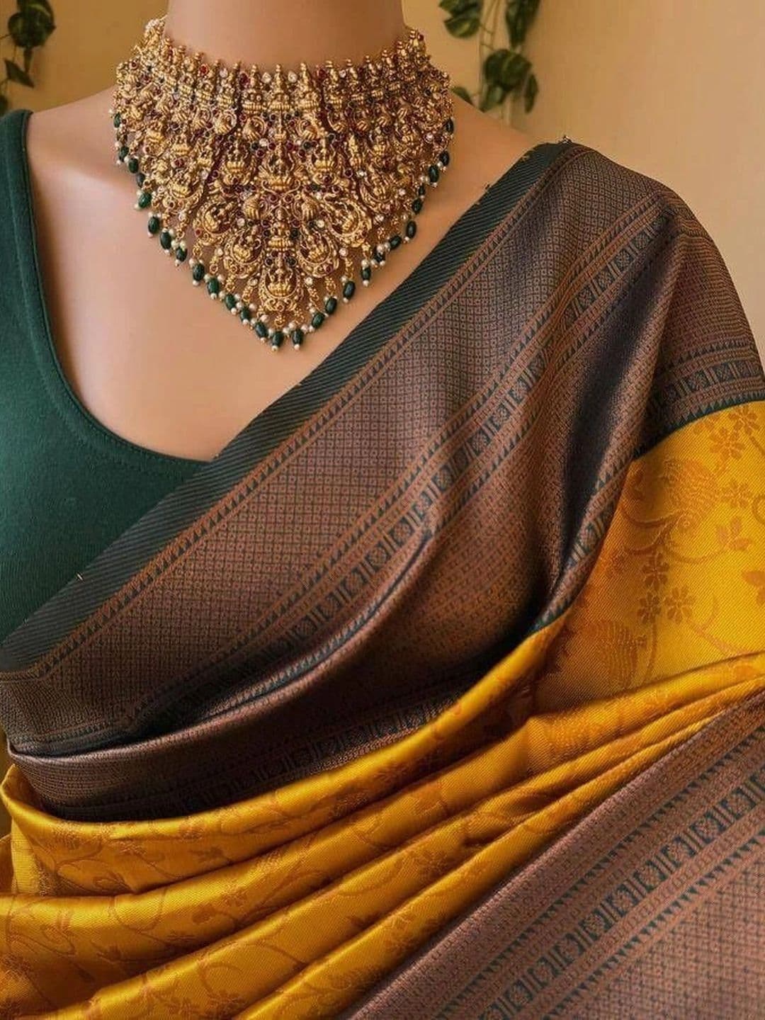 Vidula Fashion Woven Design Zari Art Silk Banarasi Saree thumbnail 5