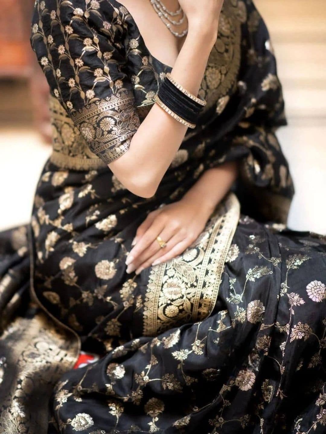SHRIADINATH Woven Design Zari Art Silk Banarasi Saree thumbnail 4