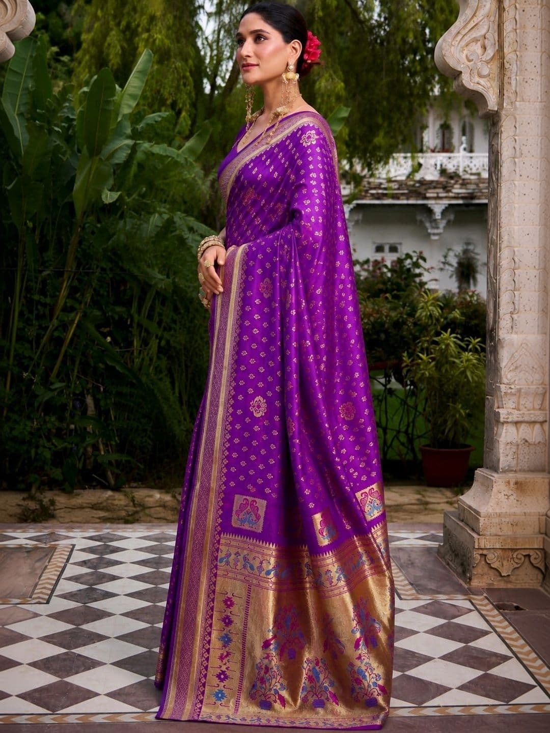 vastranagari Woven Design Zari Art Silk Designer Banarasi Saree thumbnail 3