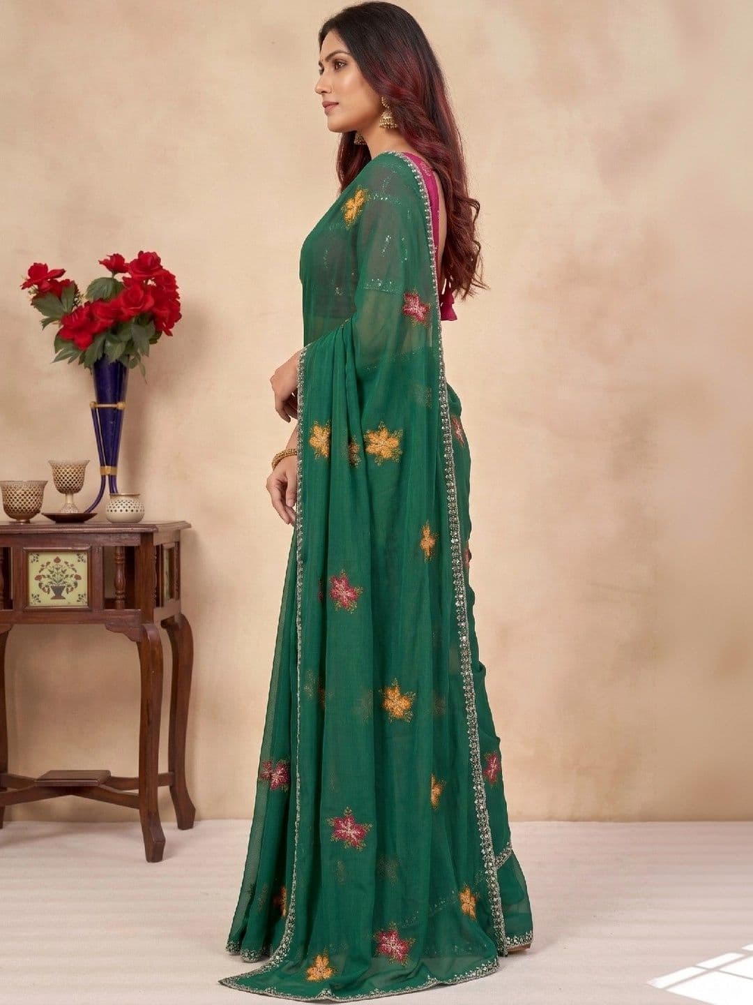 SmileyFashion Floral Embroidered Poly Chiffon Designer Saree thumbnail 4