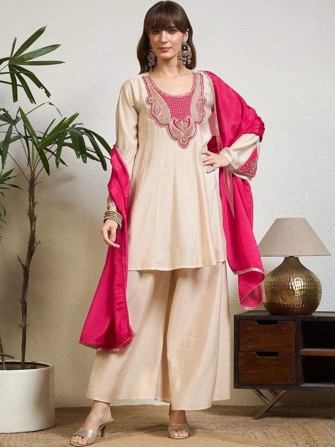 Honky Tonky Women Ethnic Motifs Embroidered Empire Thread Work Kurta with Palazzos & With Dupatta - view 1